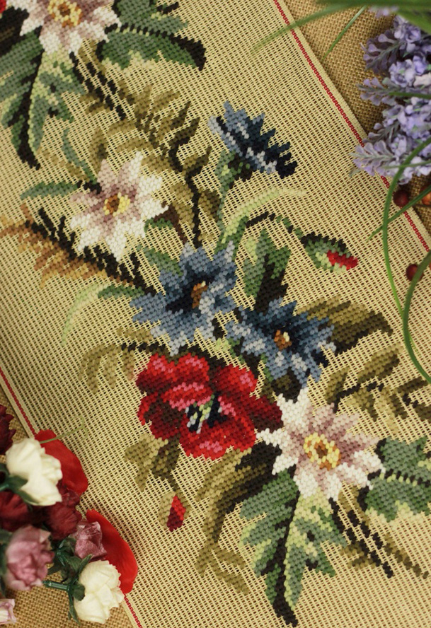 40" Vintage Preworked Bell Pull Needlepoint Canvas Beautiful Daisy